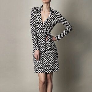Diane von Furstenberg Jeanne Silk Jersey Wrap
Dress, Sz 12